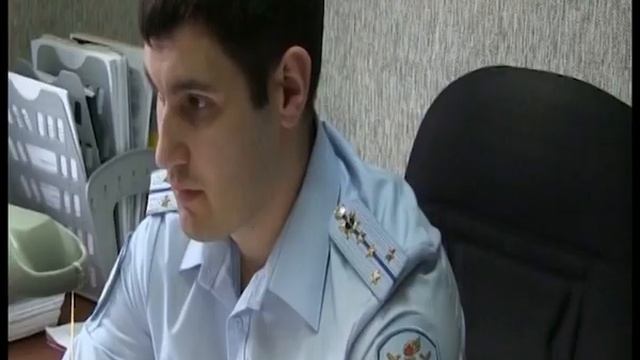В Рыбинске мужчина нашел телефон и снял с карты 7 тысяч смотреть онлайн