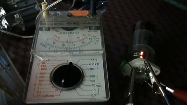 Проверка лампы 6П36С. Тест на наличие эмиссии. смотреть онлайн