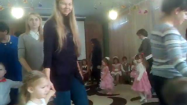танец с мамами смотреть онлайн