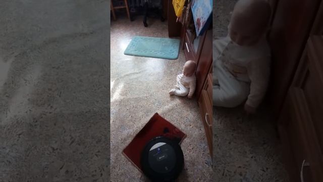 Робот Kitfort KT 516 и малыш смотреть онлайн