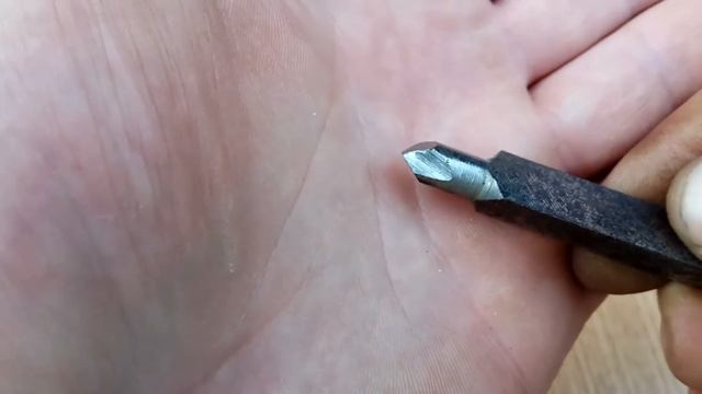 Сверло из саморезов, рессоры, напильника и гвоздей. Эксперимент смотреть онлайн