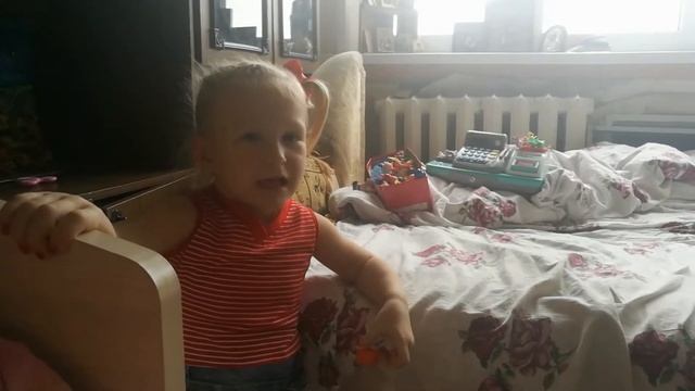 Читает стих про листья смотреть онлайн