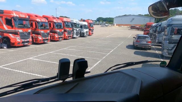 #Далиключи - едь! Принимаю Mersedes Actros Euro 6. Говной пахнет, убираем. Начало легального труда. смотреть онлайн