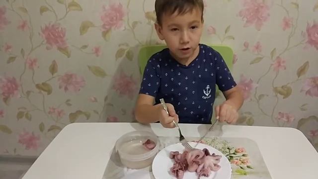 Осьминоги на ужин! Сюрприз от мамы смотреть онлайн