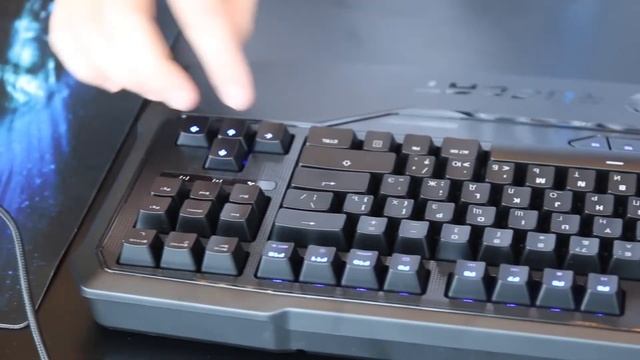 Игровая клавиатура Roccat Ryos TKL!8122 Видеообзор смотреть онлайн