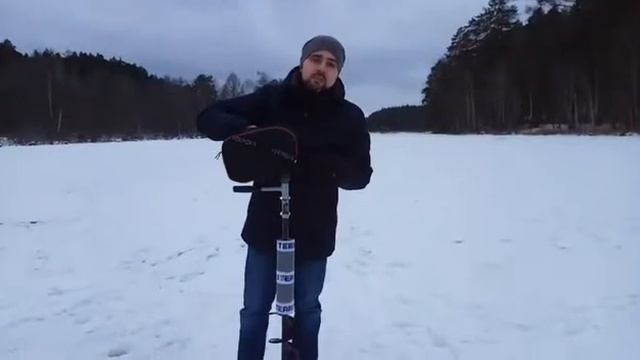 Бурим лунки в варежке. Ледобур Неро 150, шуруповерт DeWalt 996. смотреть онлайн