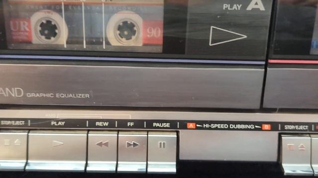 Sony's CFS-W500 Old School 1980's Boom Box Cassette Radio Overview (Garage Sale Special) смотреть онлайн