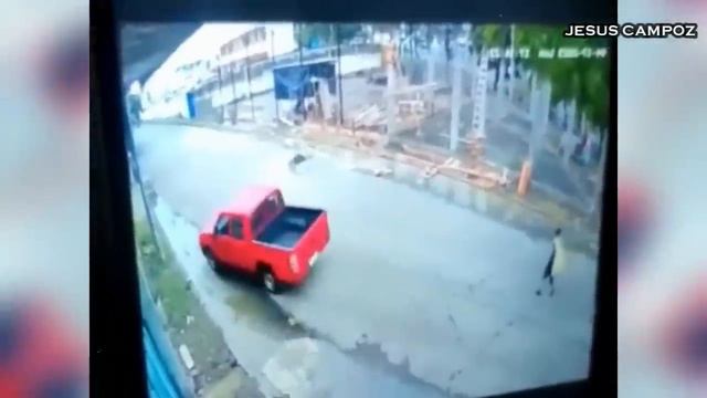 Todos los DETALLES de la MUERTE de Alex el Leon Paredes gimnasio en ecuador cámaras captan calle 7 смотреть онлайн