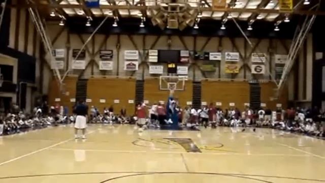 RARE FOOTAGE | LeBron James VS Michael Jordan GAME IN 2004 смотреть онлайн