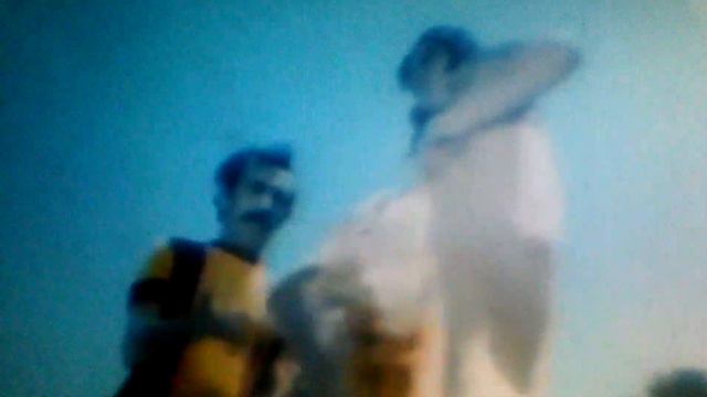 Трек Элли неужели трудно понять что я пел в л мае даже второй Разин подтвердит а он зараза на ножки смотреть онлайн