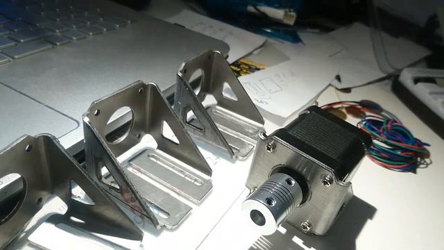 Nema 17 Motor Holder - Halterung Halter für Nema 17 Schrittmotor смотреть онлайн