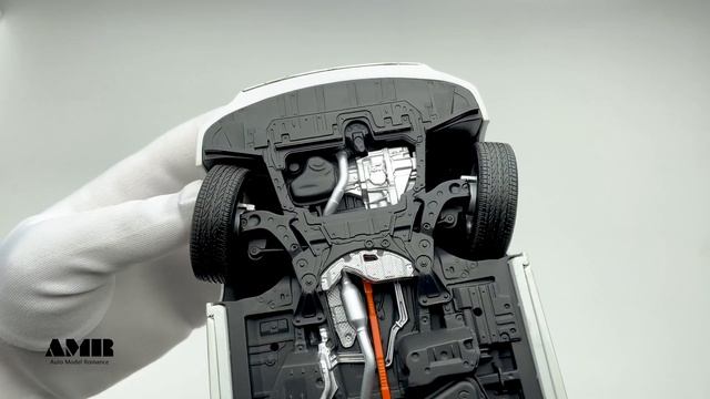 LEXUS LM300h KYOSHO / 1:18 diecast car model смотреть онлайн