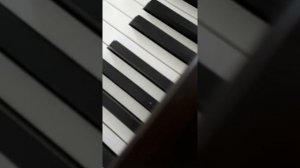 Весёлая мелодия на пианино