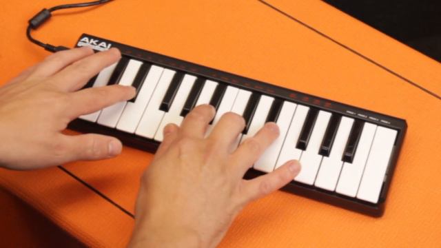 Akai LPK 25 Portable USB MIDI Keyboard - Review & Demo смотреть онлайн