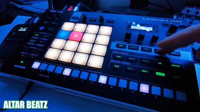 One Pattern = a whole song - live arranged and recorded on the Roland Verselab MV-1 смотреть онлайн