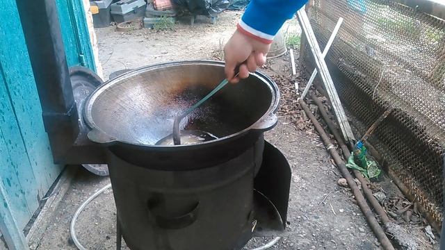 НЕРЕАЛЬНО вкусный соус для курицы. Готовим в казане. смотреть онлайн