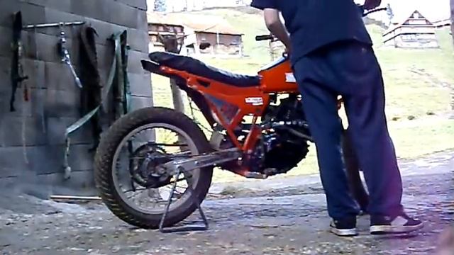 Honda XL 250 R - Soundcheck смотреть онлайн