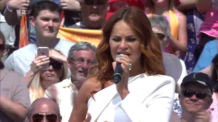 Andrea Berg - Hit-Medley (ZDF Fernsehgarten 28.05.2017)