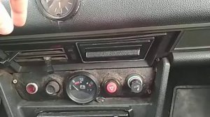 Как поставить вольтметр в ВАЗ 2106 и оставить часы