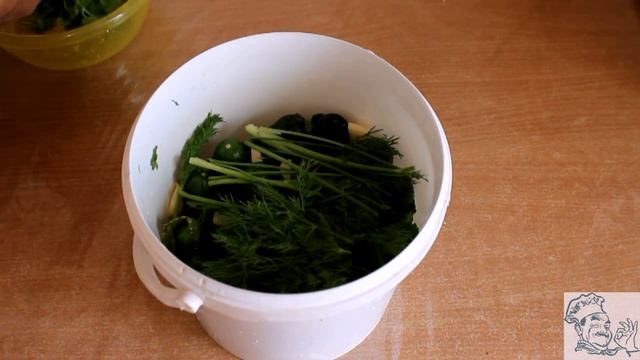 Огурцы соленые в листьях хрена. смотреть онлайн
