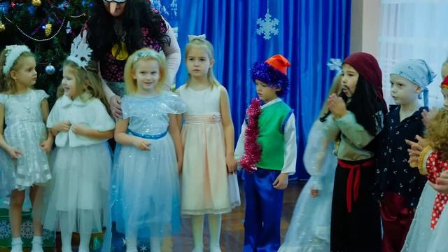 Новогодний утренник в Детском саду №33, группа Звездочки смотреть онлайн