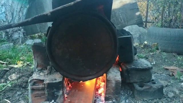 Древесный уголь своими руками. We make charcoal with our own hands смотреть онлайн