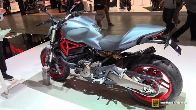 2017 Ducati Monster 821 - Walkaround - 2016 EICMA Milan смотреть онлайн