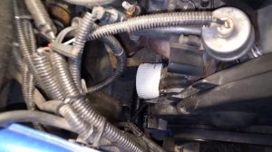 ??Смотрим состояние  моторного масла через 8,5тыс. км на Лада Гранта + снимаем крышку клапанов