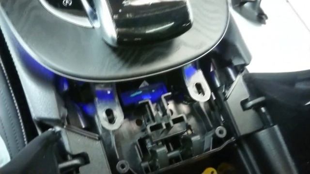 Как снять деревянную панель на средней консоли Mercedes-Benz W213 кузов Е-Class смотреть онлайн