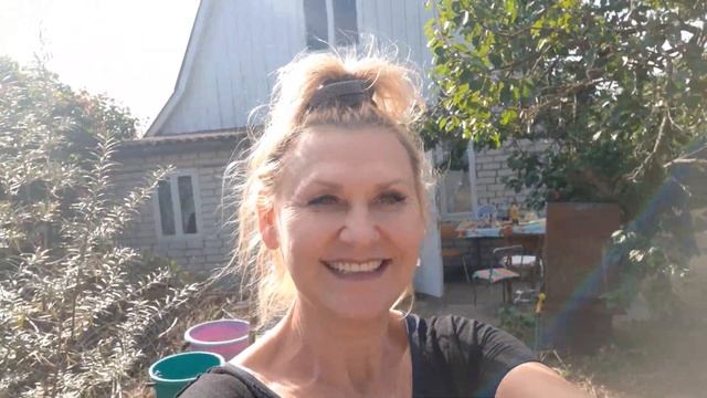 Ч.1. На даче с друзьями. Наводим порядок в саду . Тишь и благодать. Киев.7.09.2021. Семейный альбом смотреть онлайн