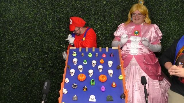 The Grossest Game Of PLINKO Ever!!! смотреть онлайн