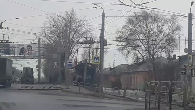 Подкат45:Челябинск-Курган,Плитовоз развалил плиты у остановки. смотреть онлайн