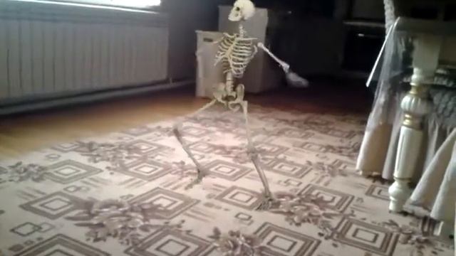 СКЕЛЕТ 40 ЛЕТ ТАНЦУЕТ смотреть онлайн