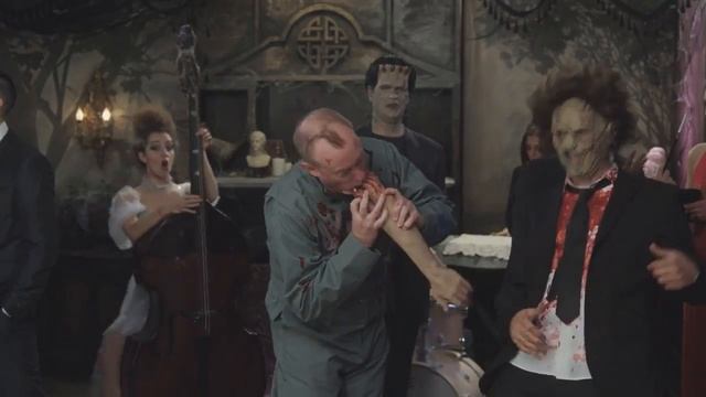 Modern Monster Mash (Spanish Subbed) смотреть онлайн