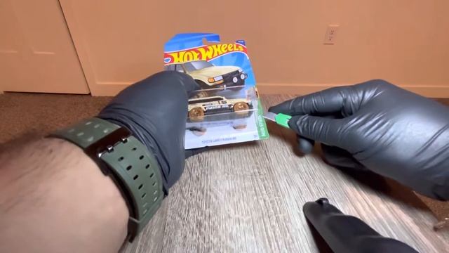 Unboxing Toyota Land Cruiser 80 hotwheels 2022 смотреть онлайн