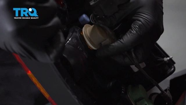 How to Replace Tail Light 2001-2007 Ford Escape смотреть онлайн