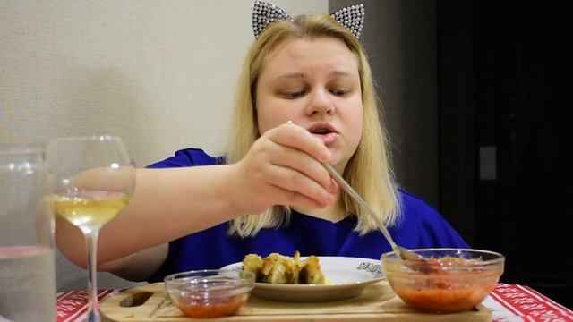 Монолог о любви к себе/Дамплинги, лечо и бокал вина/Mukbang/Не asmr смотреть онлайн