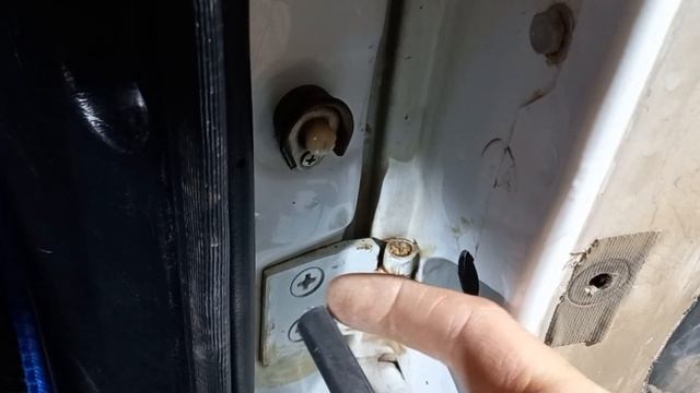 Как установить передние динамики в Ниву смотреть онлайн