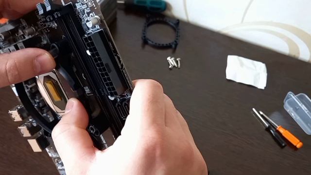 Купил материнскую плату на 12 карт,для майнинга,с Алиэкспресс.