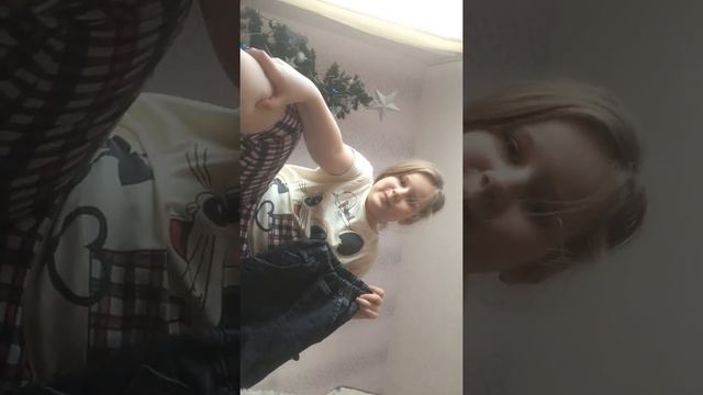 Здесь написано что-то от видео Edison и Кати смотреть онлайн