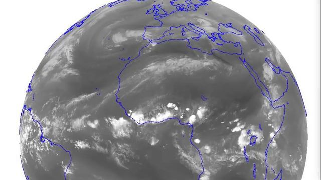 Satellite view of speeding Ash Cloud from Iceland смотреть онлайн