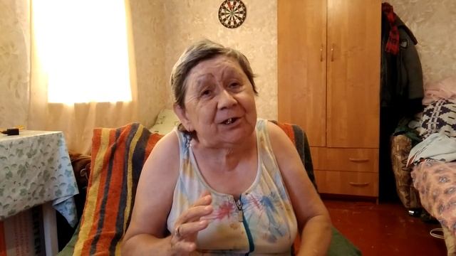 МАМА РАССКАЗЫВАЕТ СТИХОТВОРЕНИЕ ПРО МАРТЫШКУ И ОЧКИ смотреть онлайн