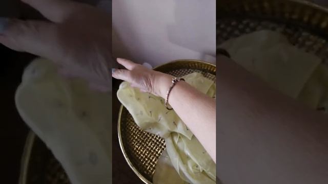 Желтый шарф в ромашку смотреть онлайн