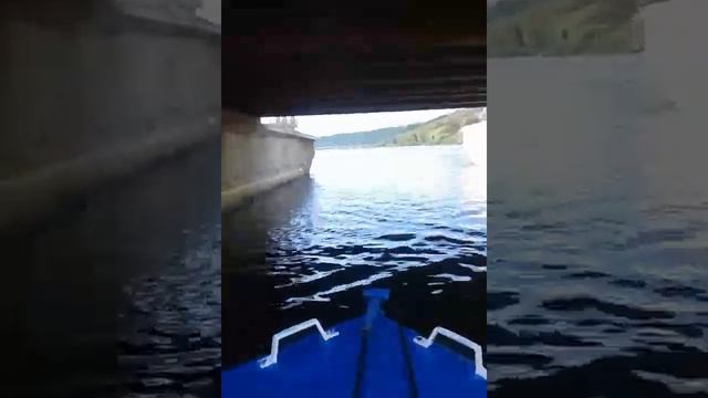 Проход под понтонным мостом в посёлке Дугна смотреть онлайн