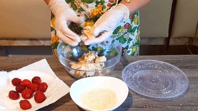 Пирожное Рафаэлло с клубникой всего за 5 минут! смотреть онлайн