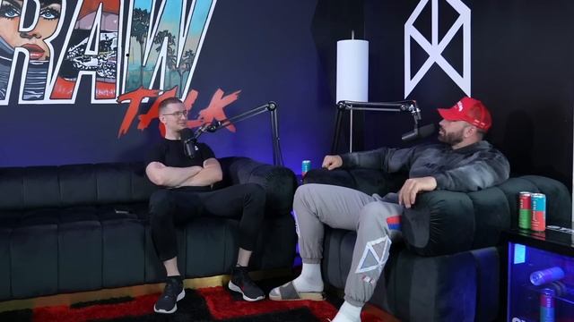 Bradley Martyn's Beef With Logan Paul смотреть онлайн