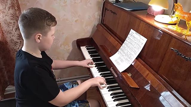 К/Ф,, ГОСТЬЯ ИЗ БУДУЩЕГО ",, ПРЕКРАСНОЕ ДАЛЕКО" ГОГИН ДМИТРИЙ смотреть онлайн