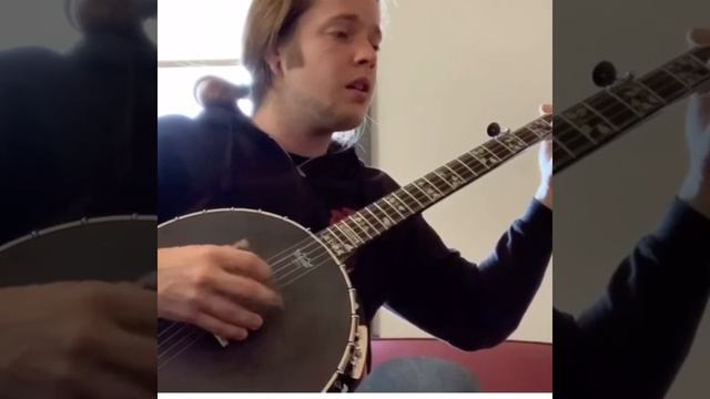 Billy Strings — Pig in a Pen (Baritone Banjo) смотреть онлайн