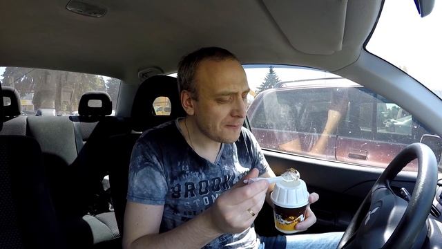 МакФлури Сникерс МакДоналдс Обзор Иван Кажэ новинка McDonalds Mcflurry Snickers МакФлурі Снікерс