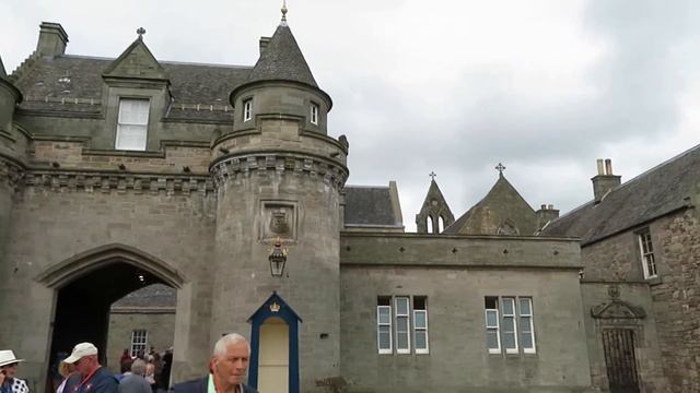 EDINBURGH : HOLYROOD PALACE 059 MVI 1515 смотреть онлайн